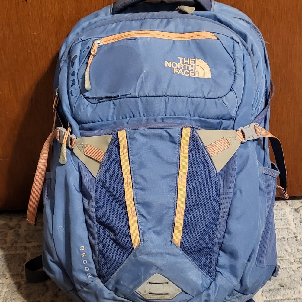 The NorthFace Backpack - Recon